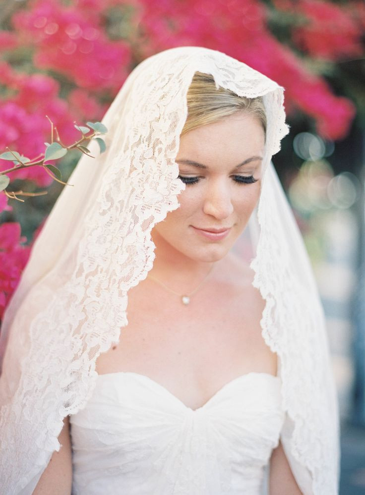 How To Make Wedding Veils And Tiaras
 1000 images about Veil and Headpieces on Pinterest