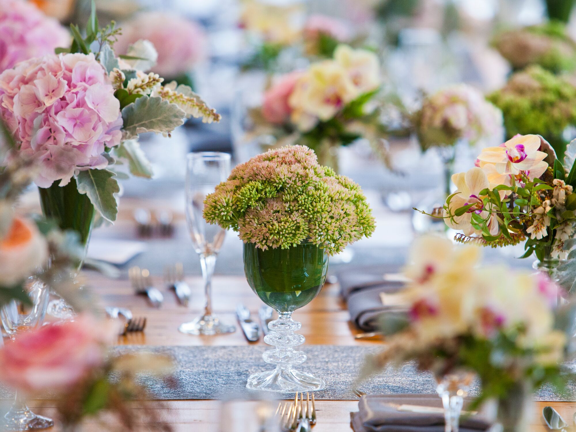 How To Save On Wedding Flowers
 9 Ways to Save on Wedding Flowers