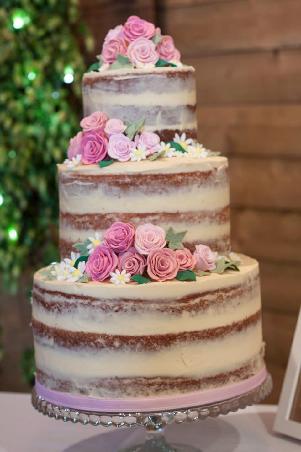 How To Stack A Wedding Cake
 10 Simple Wedding Cakes You Could Make Yourself