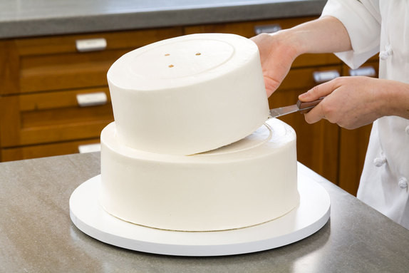 How To Stack A Wedding Cake
 Secrets to Making a Wedding Cake