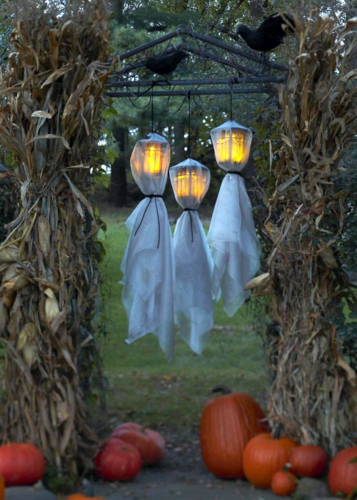 Ideas Decorating Backyard Halloween Party
 60 Awesome Outdoor Halloween Party Ideas DigsDigs