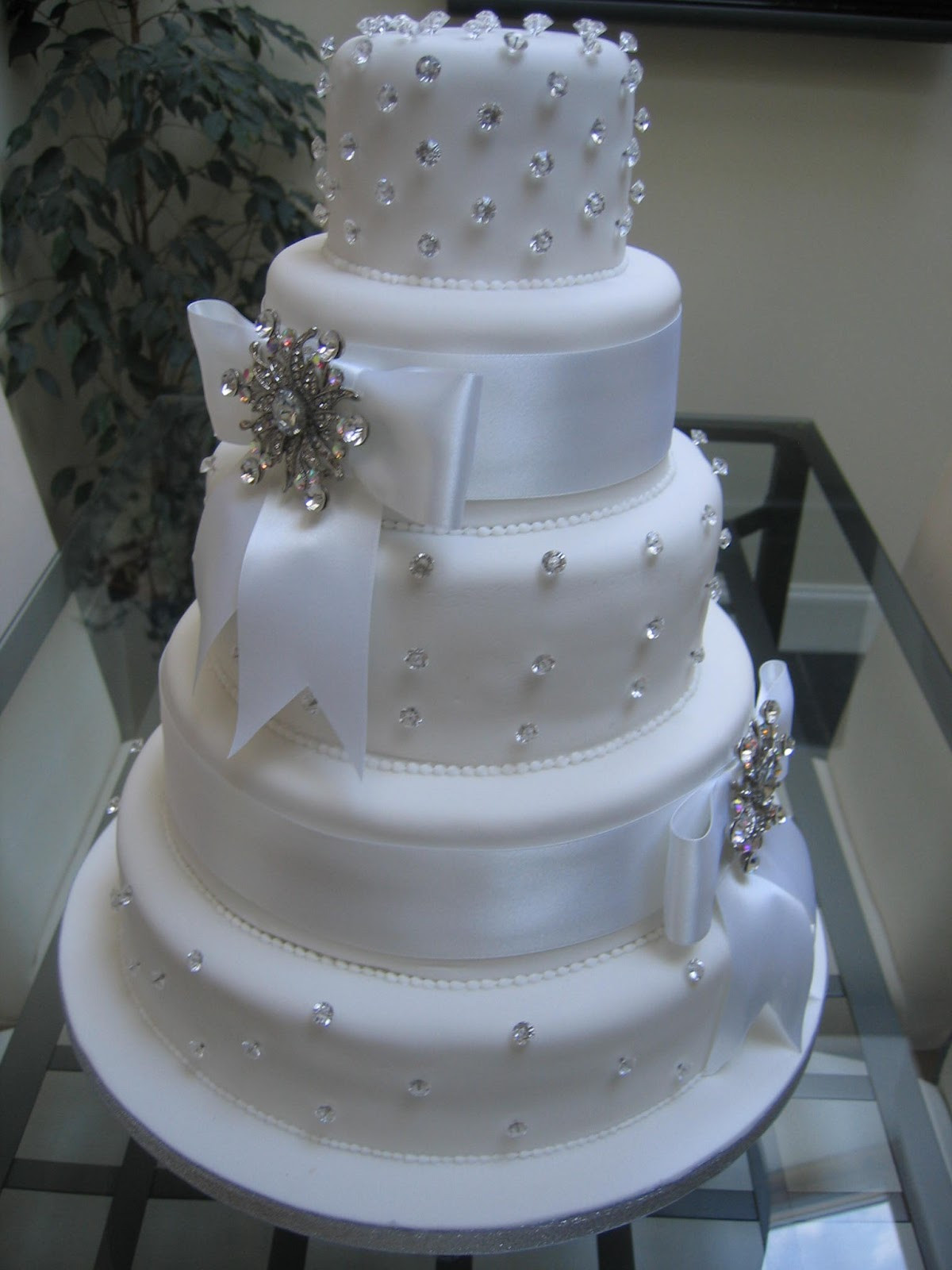 Images Wedding Cakes
 Wedding Cake Bling Beautiful Cakes That Sparkle & Shine