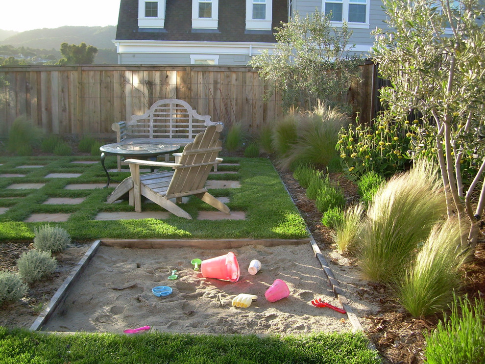 Inexpensive Backyard Landscape Ideas
 Gorgeous sandboxes in Landscape Traditional with