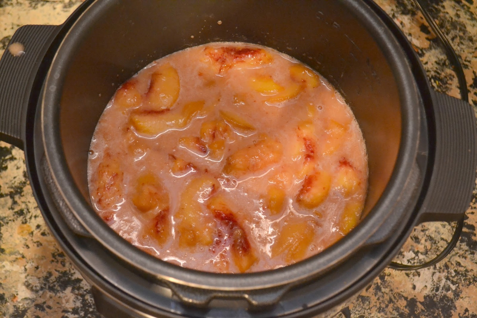 Instant Pot Peach Cobbler
 Instant Pot Peach Cobbler