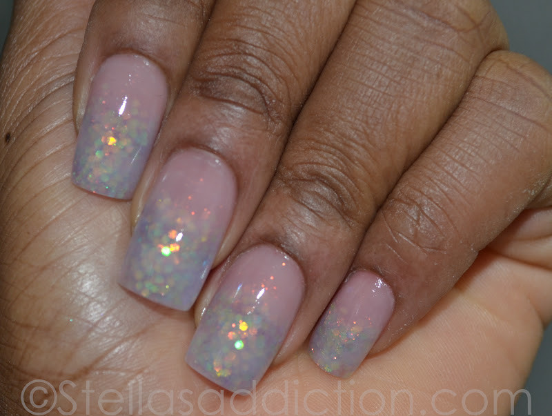 Iridescent Glitter Nails
 15 Clear Nails With Glitter Designs
