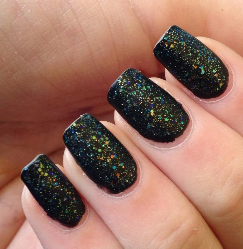Iridescent Glitter Nails
 By My Fingertips Matte Iridescent Glitter Nails