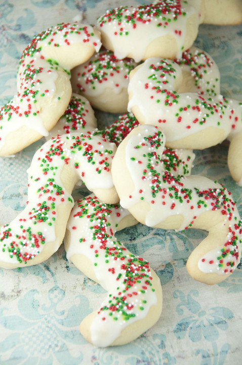 Italian Anise Christmas Cookies
 Italian Anisette Cookies