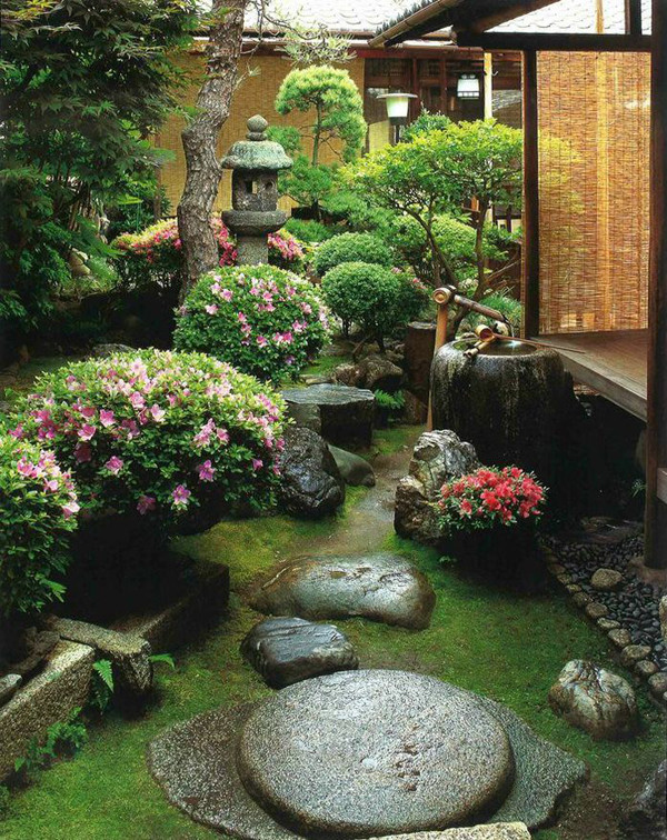 Japanese Style Backyard
 15 Cozy Japanese Courtyard Garden Ideas