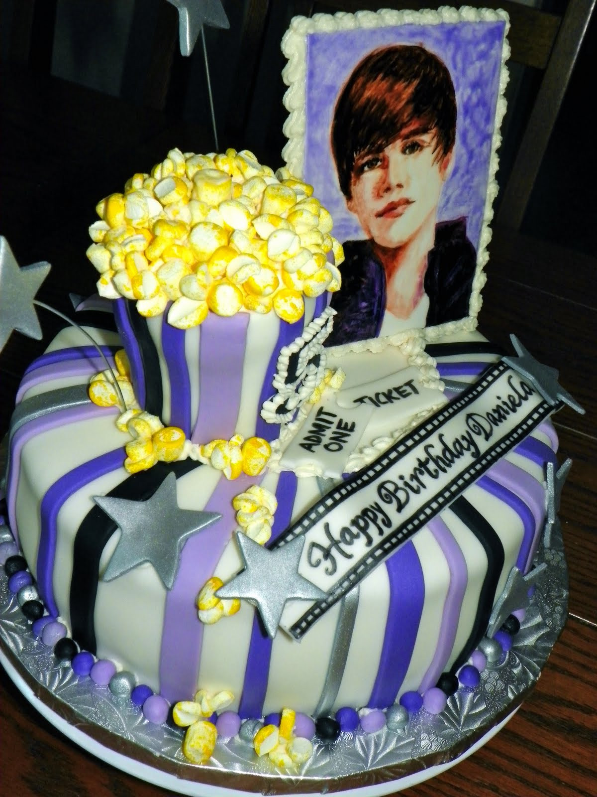 Justin Bieber Birthday Cake
 Plumeria Cake Studio Justin Bieber Birthday Cake