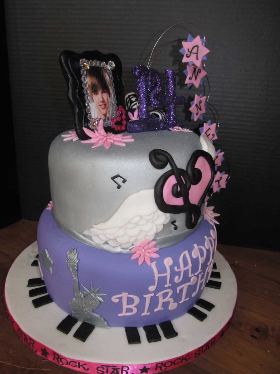 Justin Bieber Birthday Cake
 Justin Bieber Birthday CakeCentral