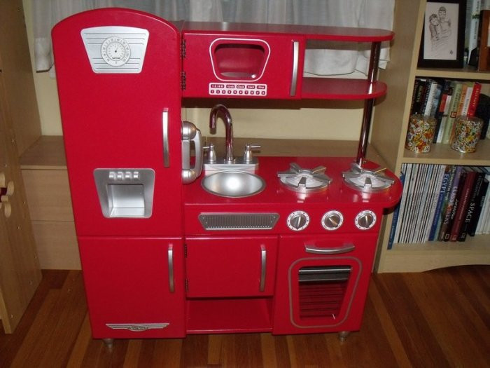 Kids Craft Red Retro Kitchen
 Kidkraft Early Learning Centre Red Wooden Retro Kitchen