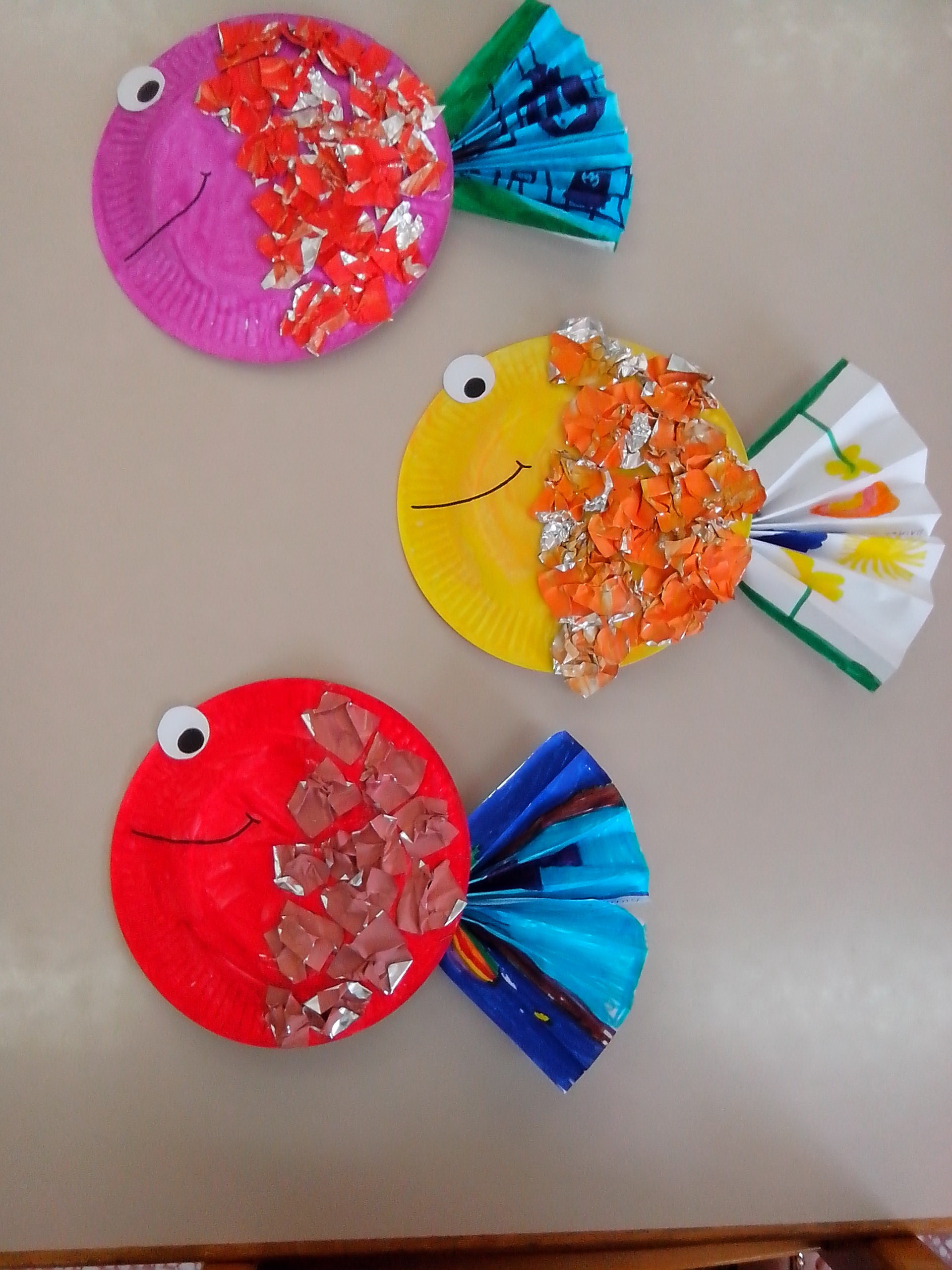 Kids Crafts And Activities
 Paper Plate Tropical Fish