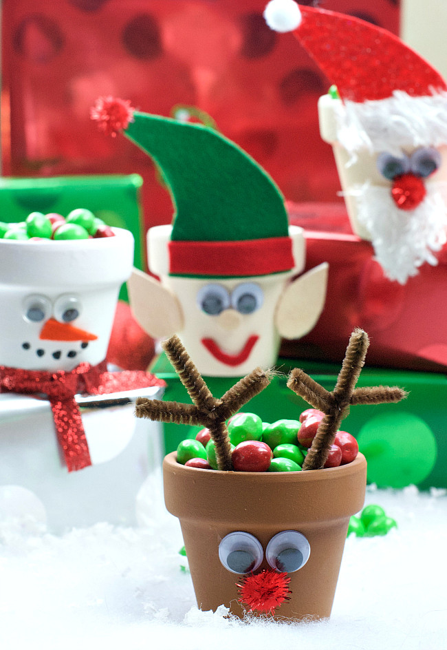 Kids Holidays Crafts
 25 Cute and Simple Christmas Crafts for Everyone Crazy