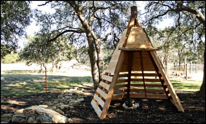 Kids Outdoor Teepee
 Build your kids a wooden teepee tent