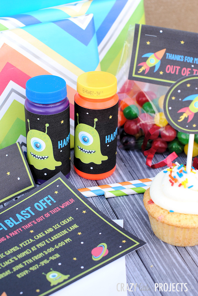 Kids Space Party
 Space Birthday Party Invitations & Party Pack