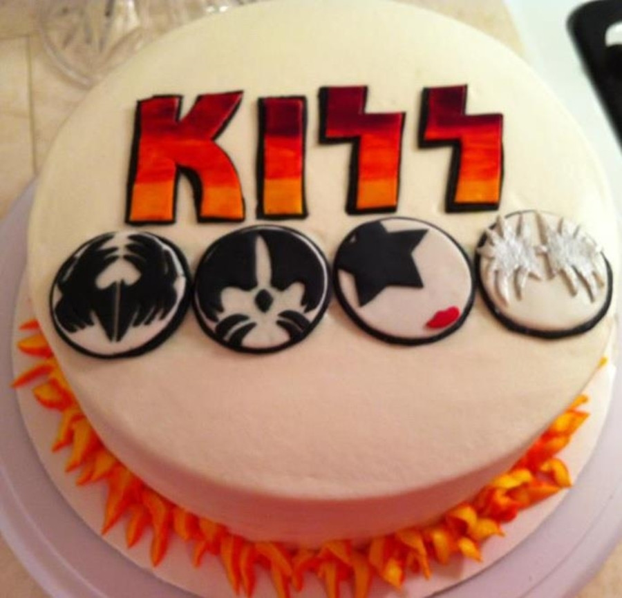 Kiss Birthday Cake
 Kiss Cake CakeCentral