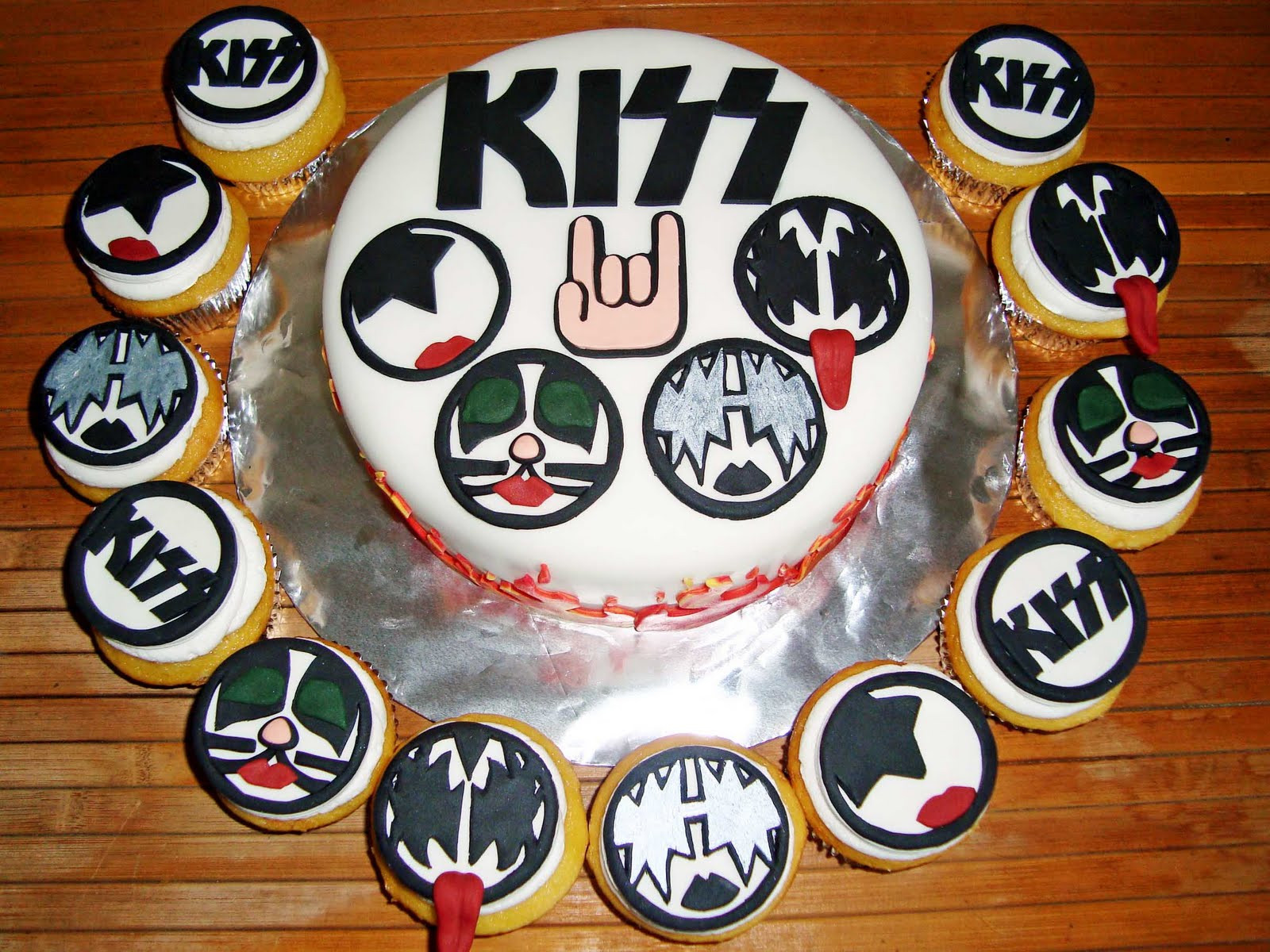 Kiss Birthday Cake
 Sugar Butter Baby Rockin KISS Cake