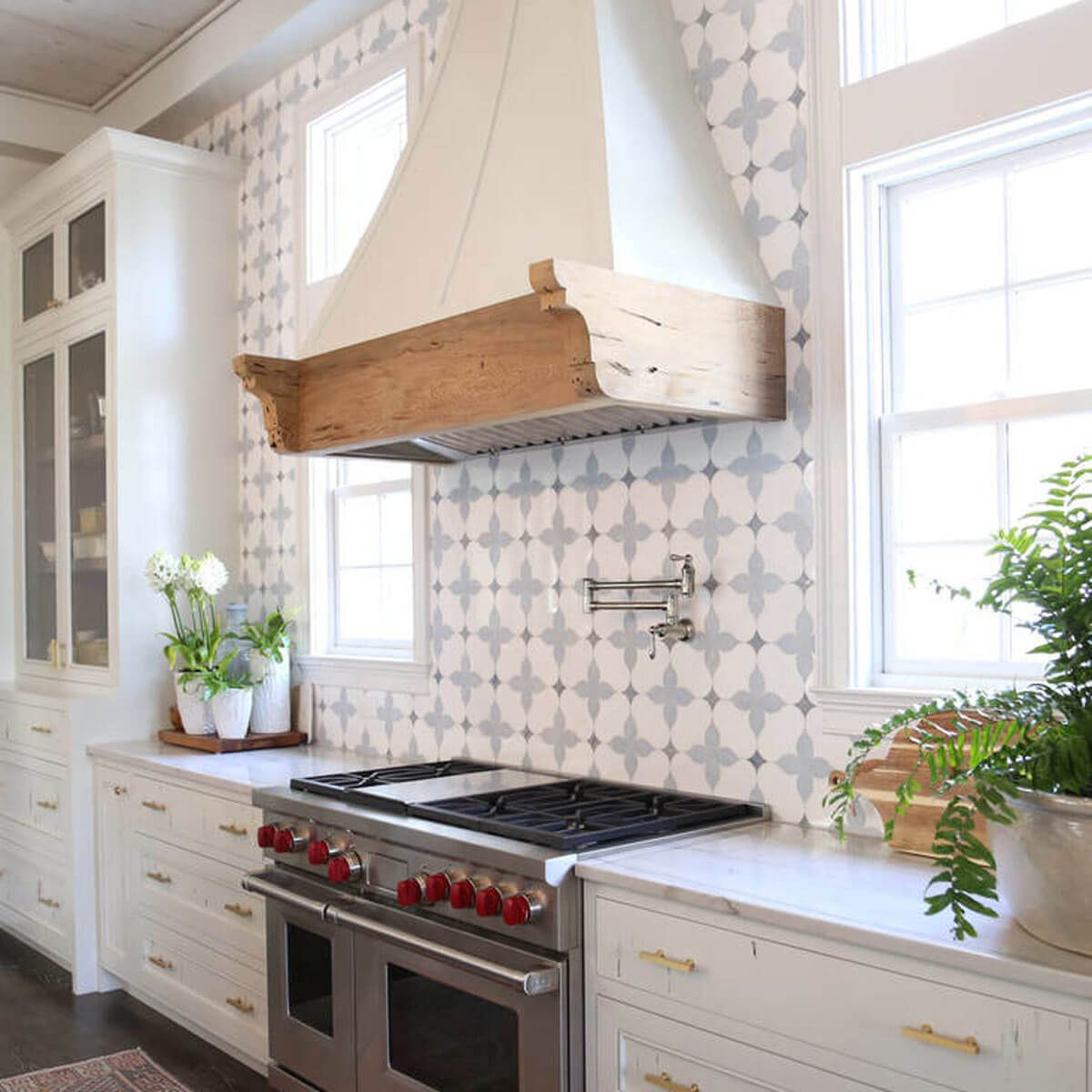 Kitchen Backsplash Design Idea
 14 Showstopping Tile Backsplash Ideas To Suit Any Style