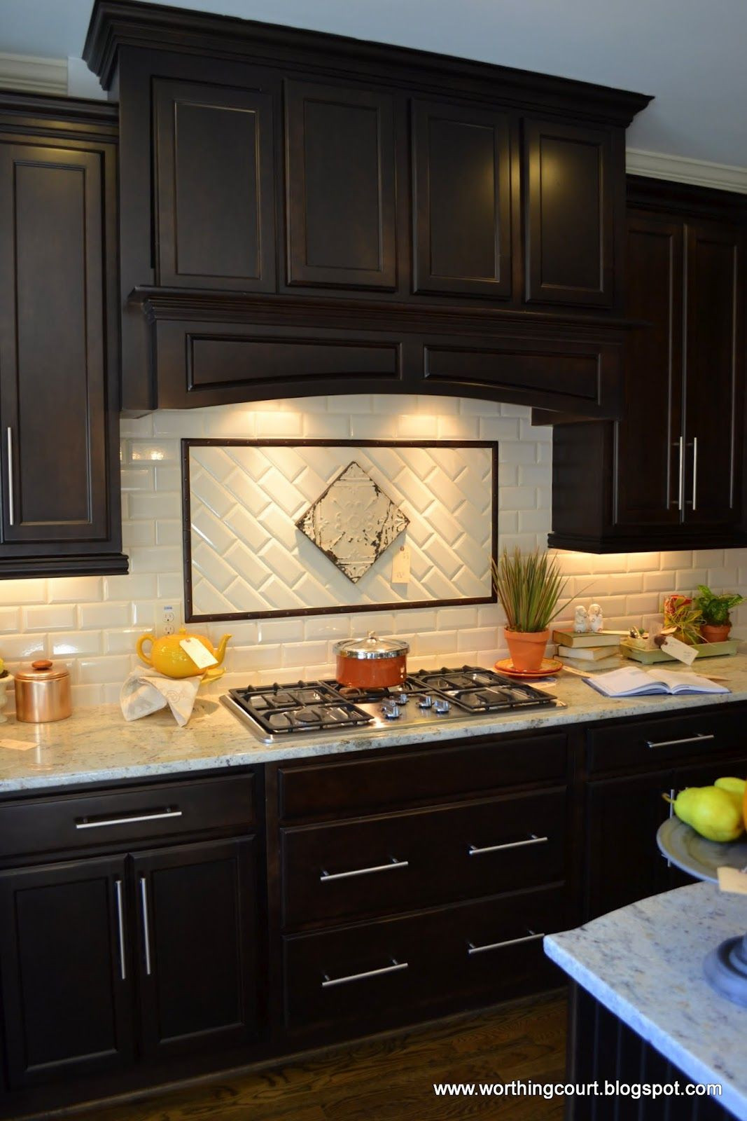 Kitchen Backsplash For Dark Cabinets
 Dark kitchen cabinets backsplash ideas