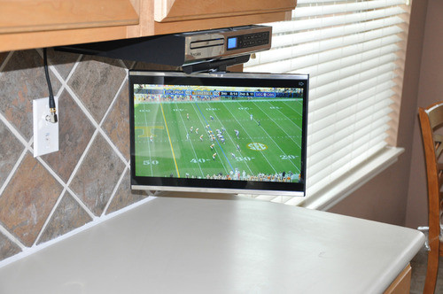 Kitchen Televisions Under Cabinet
 Under Cabinet Kitchen TV Buyers Guide Quality Mobile