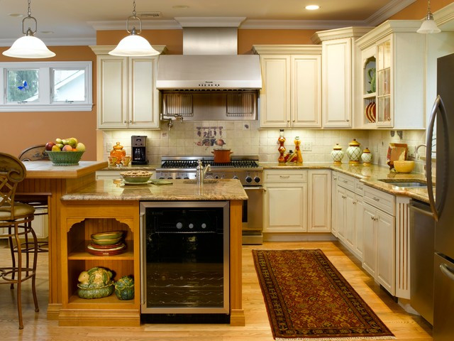 Kitchen With Off White Cabinets
 f White Kitchen Cabinets with Contrasting Island