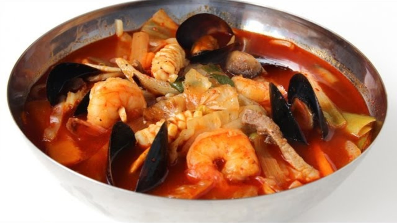 Korean Seafood Stew
 How To Make Korean Seafood Spicy Soup Cooking Videos