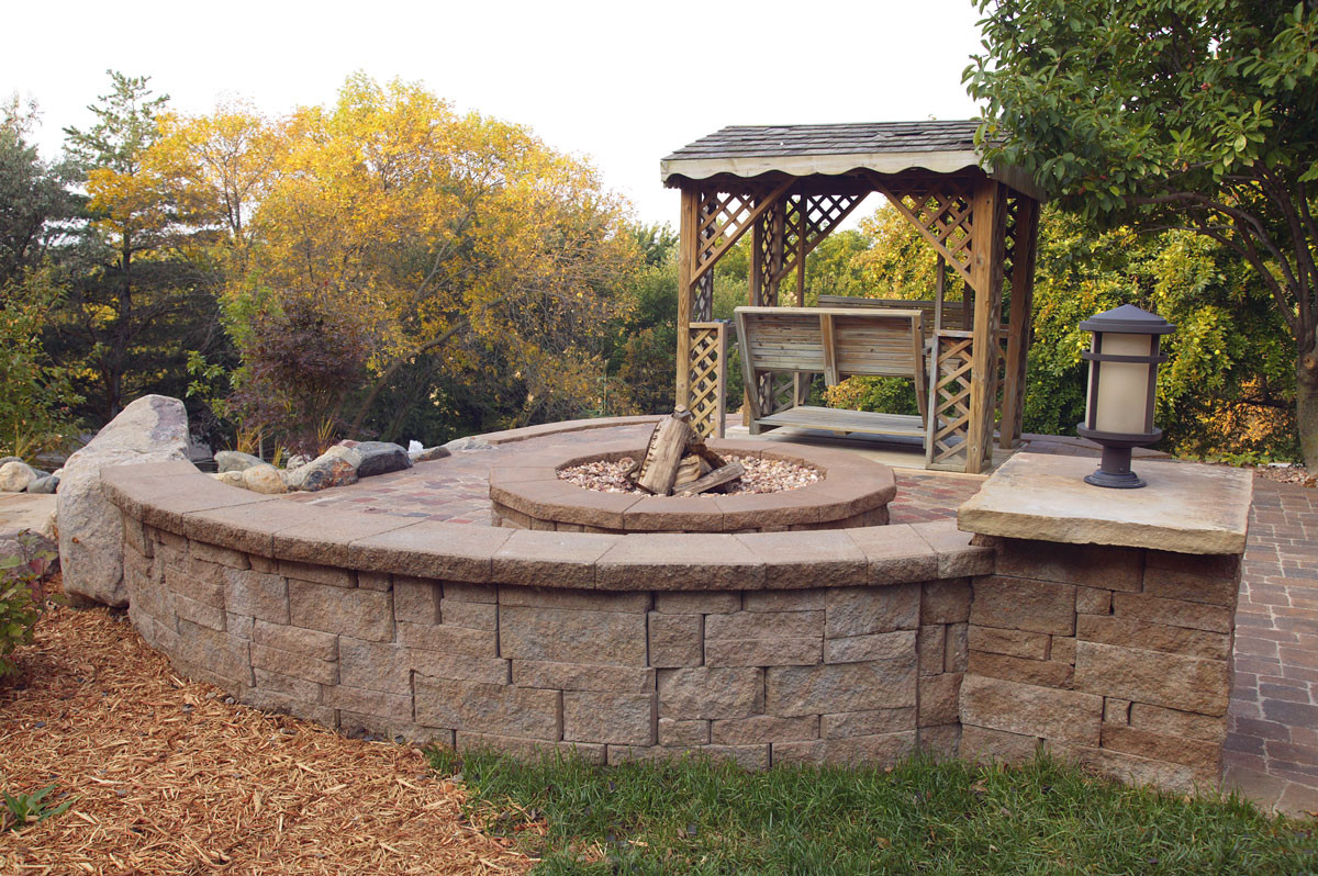 Landscape Design Omaha
 Retaining Walls Portfolio of Omaha Landscape Design