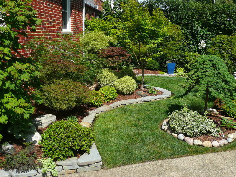 Landscape Design With Japanese Maple
 Landscaping photo of "Japanese Maple Garden" posted by JT1