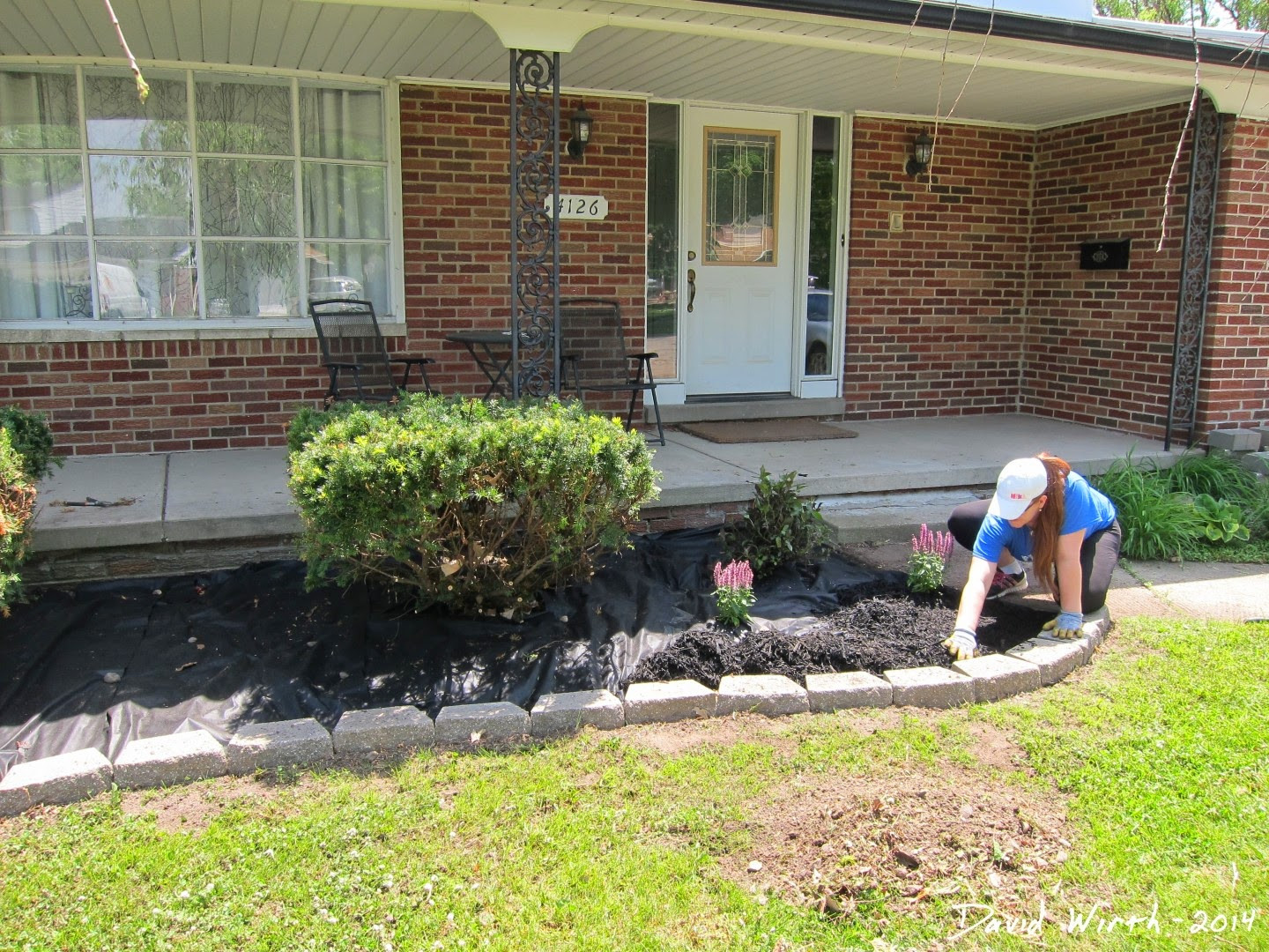 Landscape Edging Block
 Easy Landscape Block Wall and Mulch