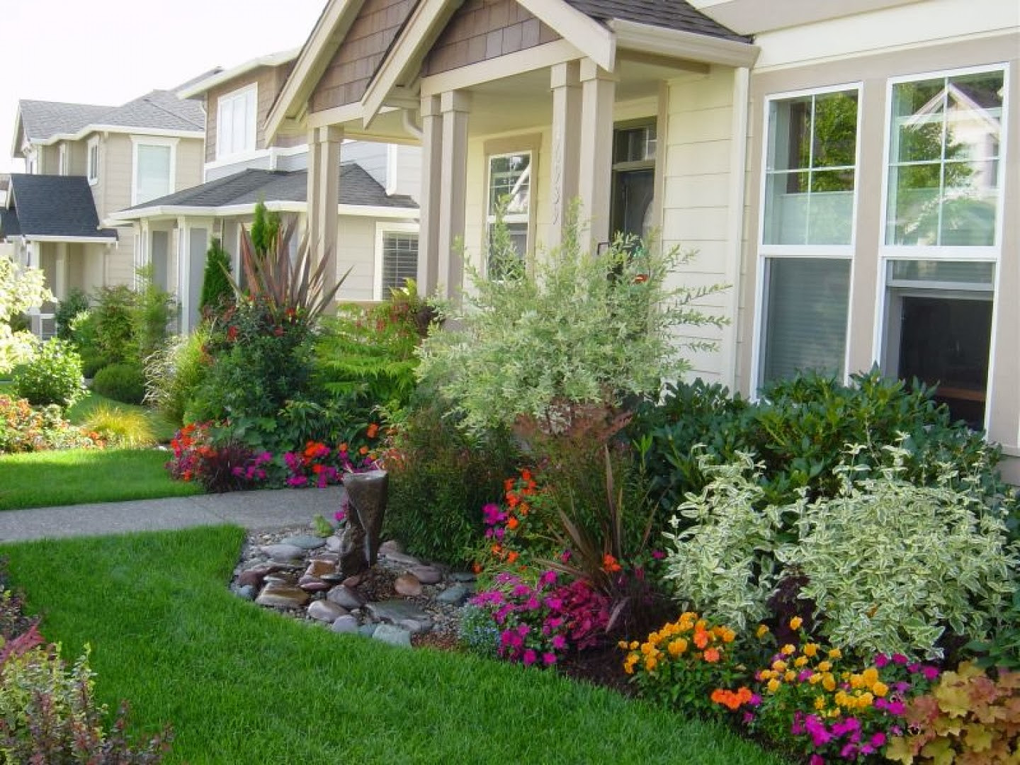 Landscape Front Of House
 Gardening and Landscaping Front Yard Landscaping