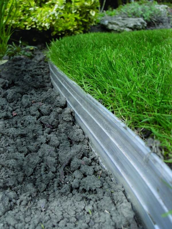 Landscape Metal Edging
 Metal edging ideas – garden landscape edging advantages