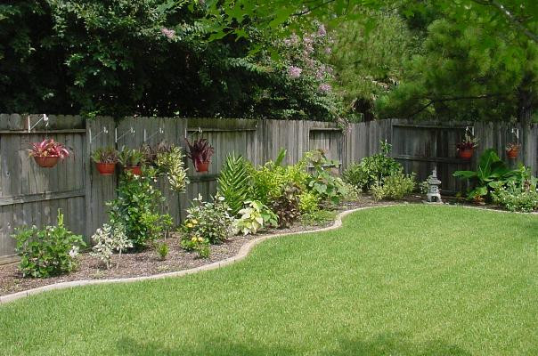 Landscaping Ideas For Large Backyard
 16 Backyard Landscaping Ideas That Will Beautify Your