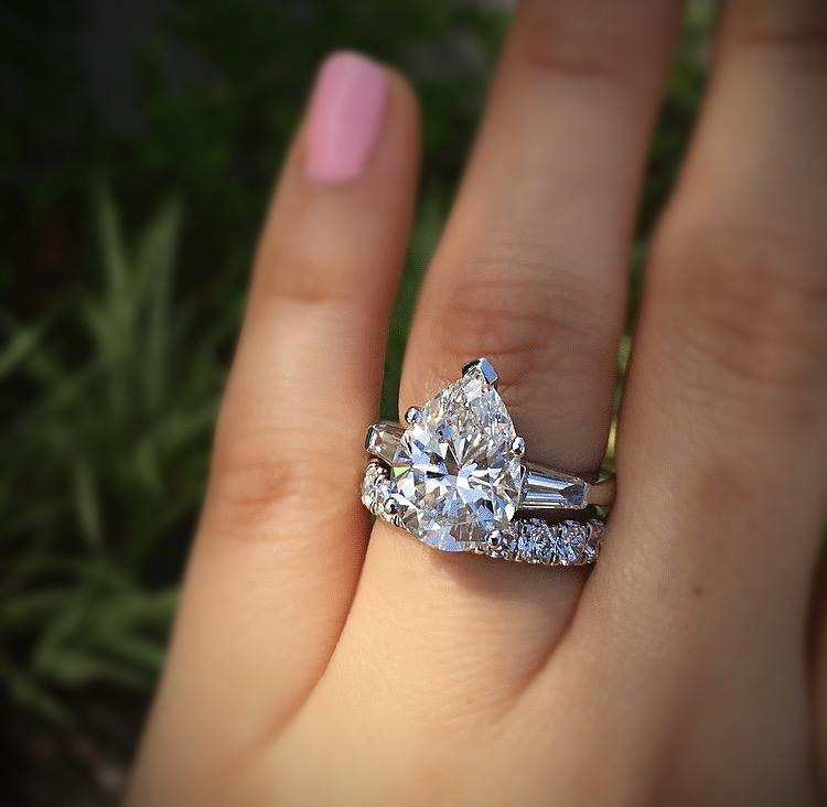Large Diamond Rings
 Big Engagement Rings Are Tacky Designers & Diamonds