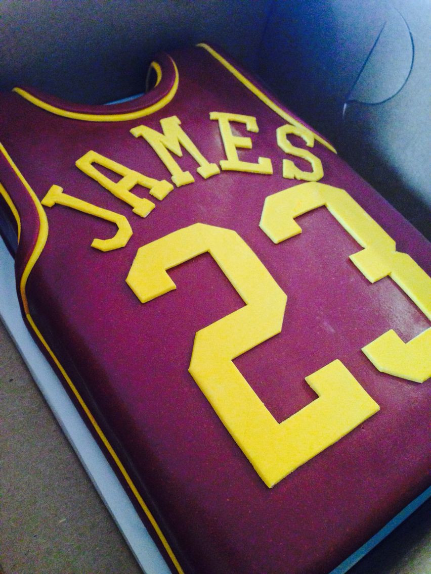 Lebron James Birthday Cake
 Lebron James jersey birthday cake