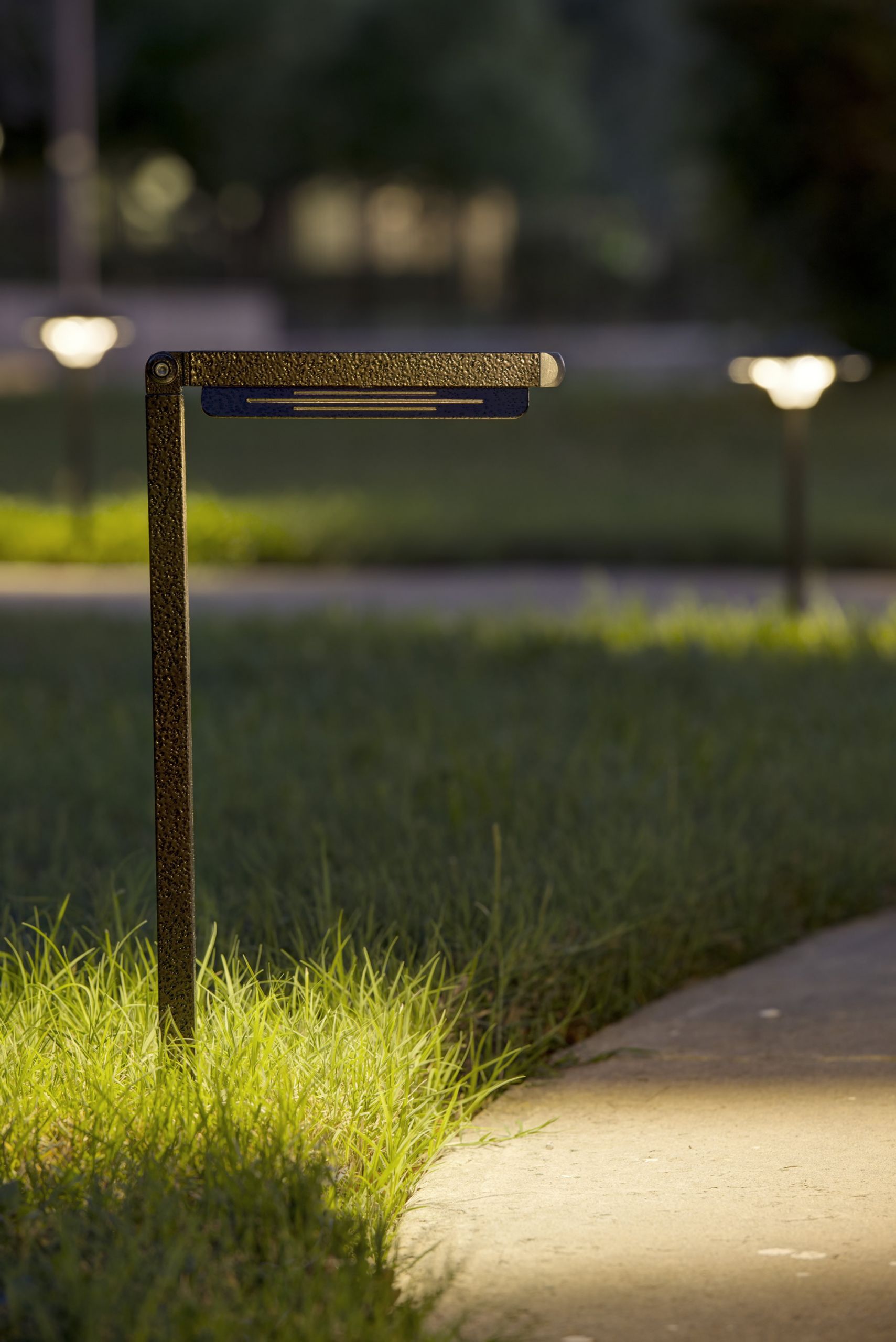 Led Landscape Path Lights
 Dekor™ Expands Led Landscape Light Portfolio with New