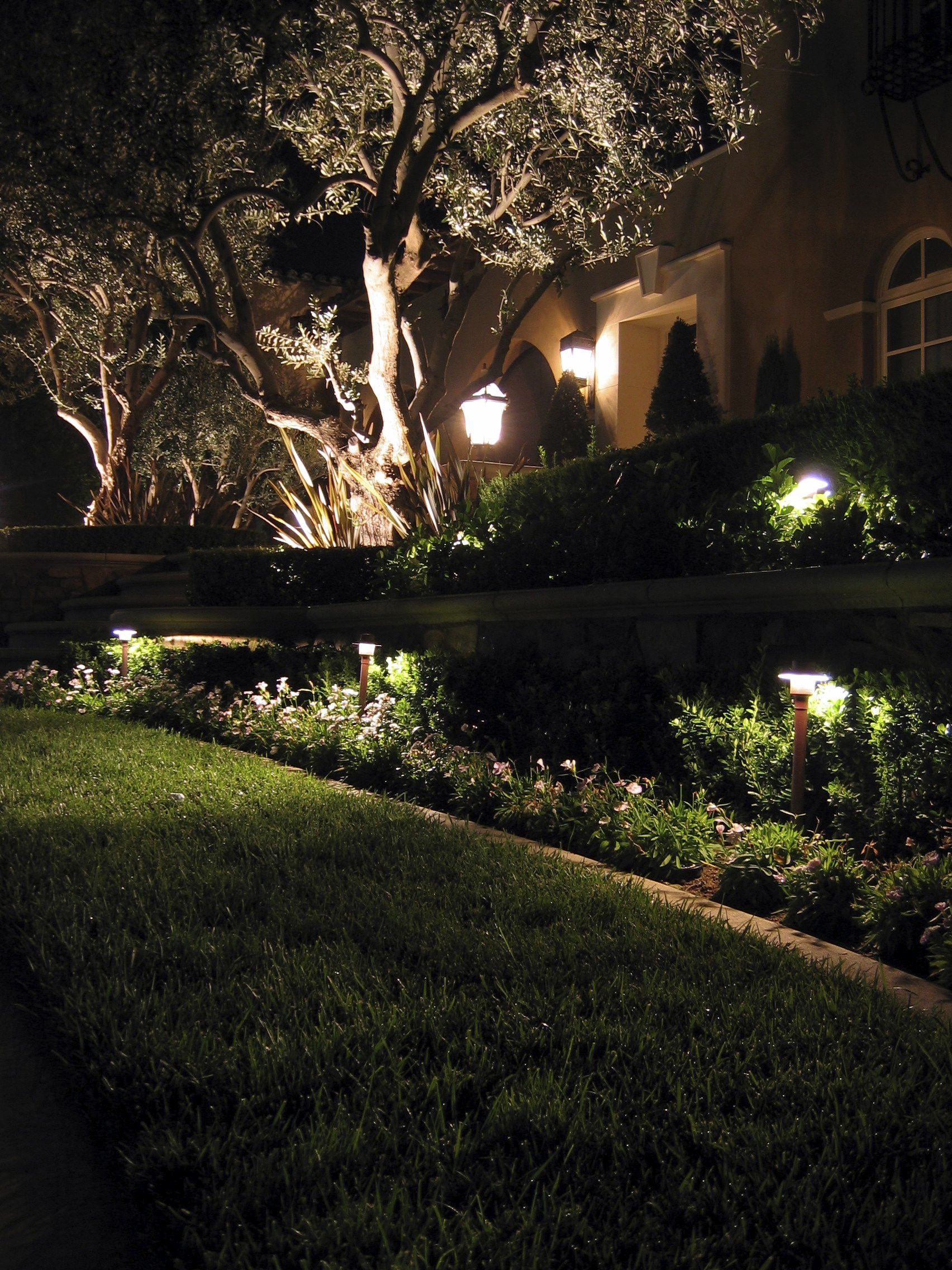 Led Landscape Spotlights
 7 Inspirational Ideas For Outdoor LED Landscape