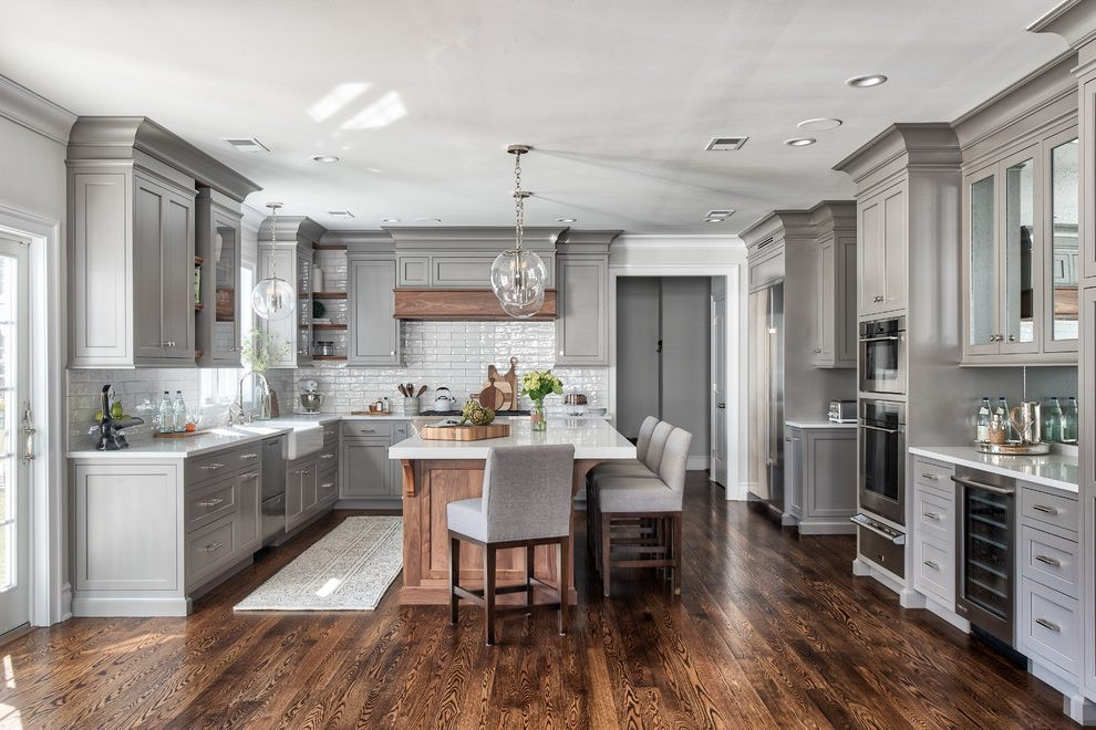 Light Gray Subway Tile Kitchen
 New York Outdoor Privacy Screen Ideas Transitional Kitchen