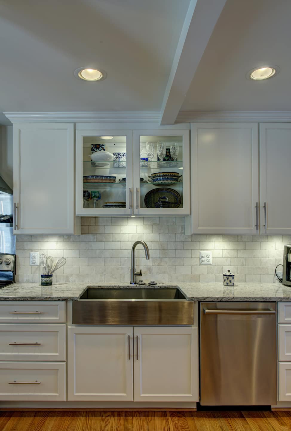 Lighting Underneath Kitchen Cabinets
 Under Cabinet Lighting