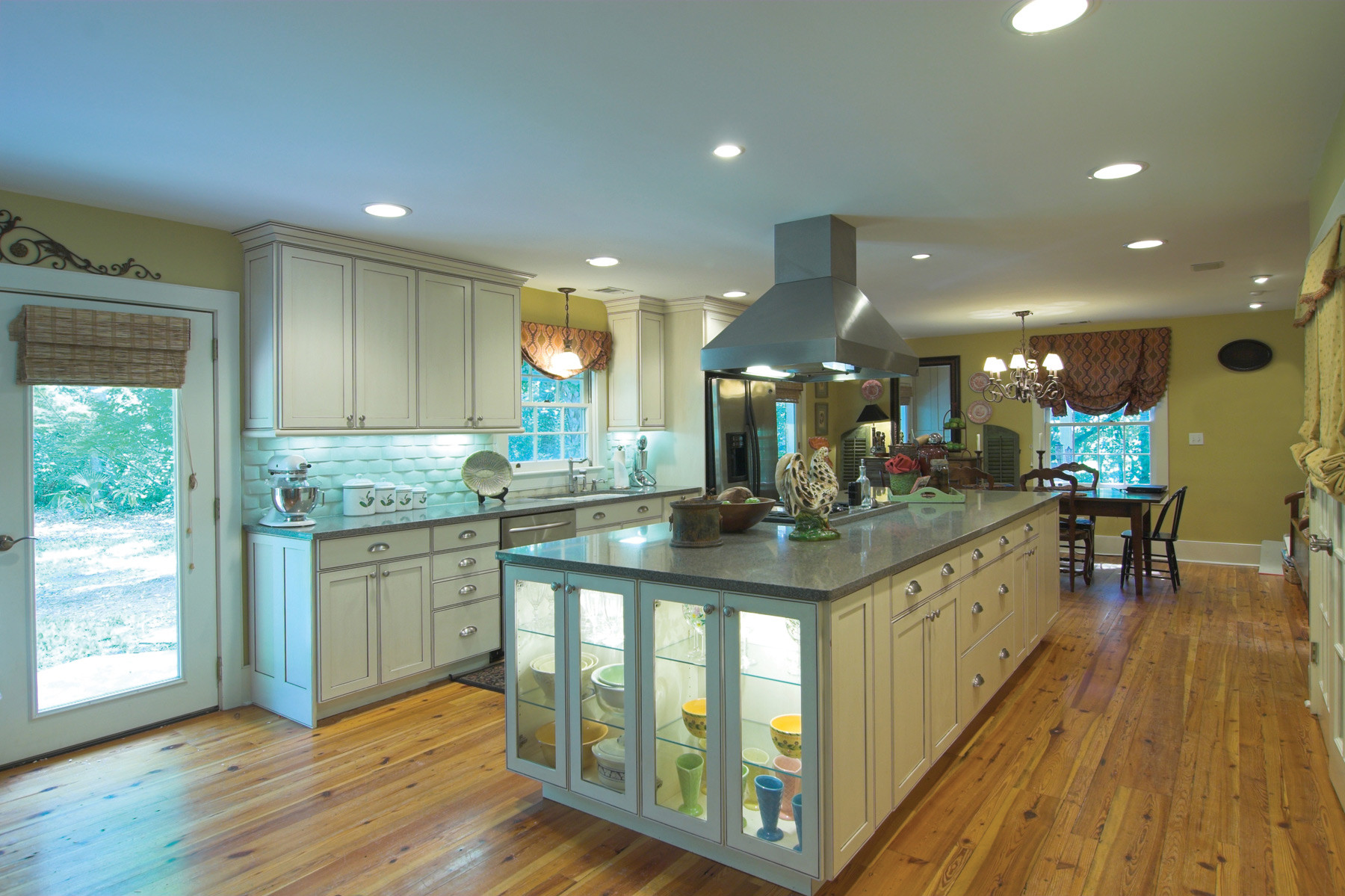 Lighting Underneath Kitchen Cabinets
 Using Under Cabinet and Task Lighting For Function and