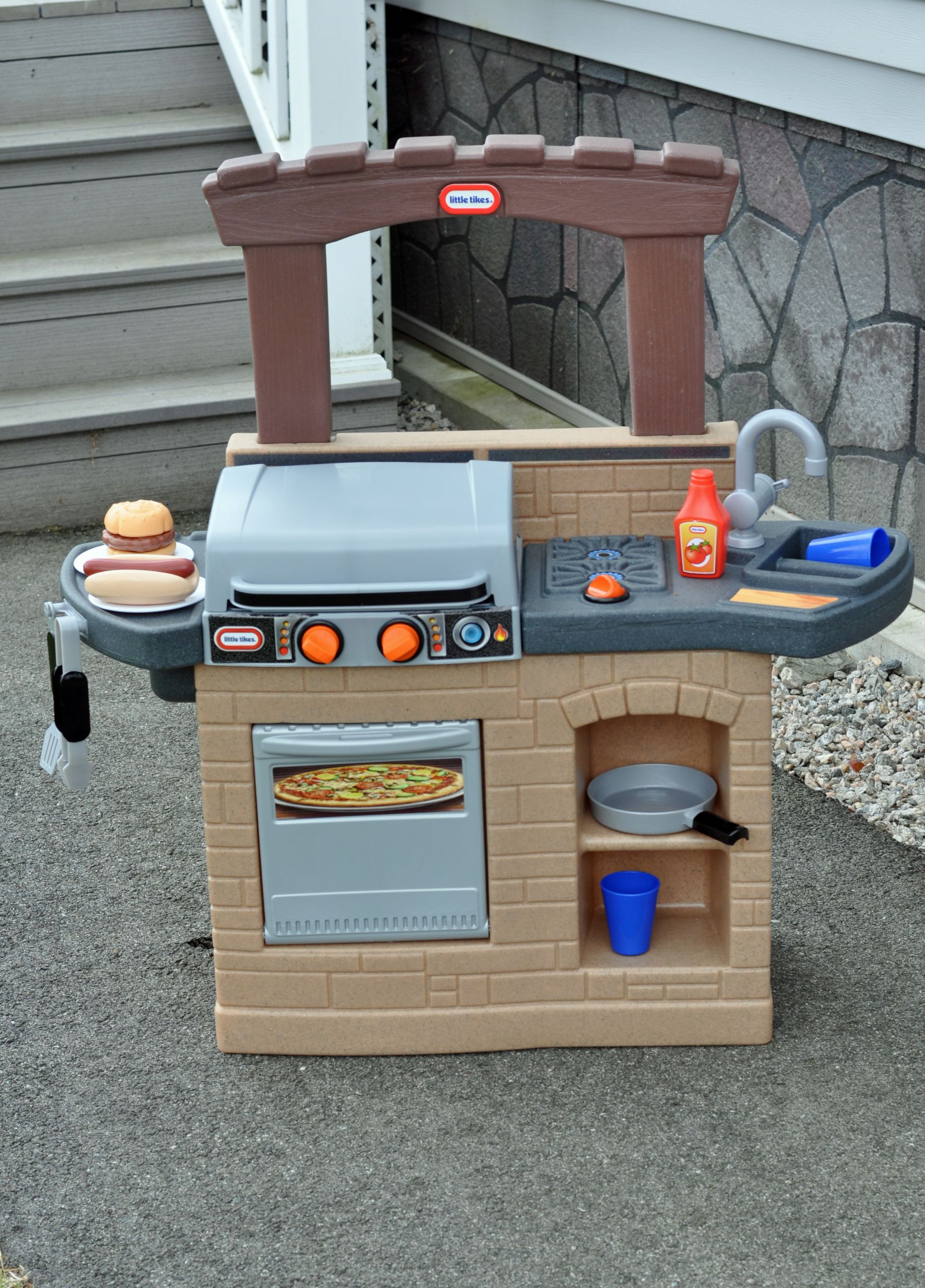 Lil Tikes Backyard Bbq
 Anytime Is Grilling Time With The New Little Tikes Cook n