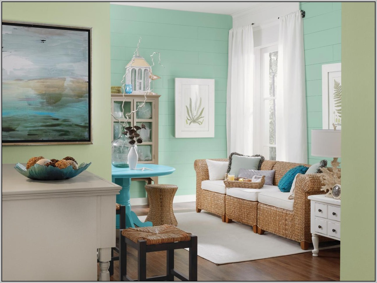 Living Room Painting
 Are the Living Room Paint Colors Really Important