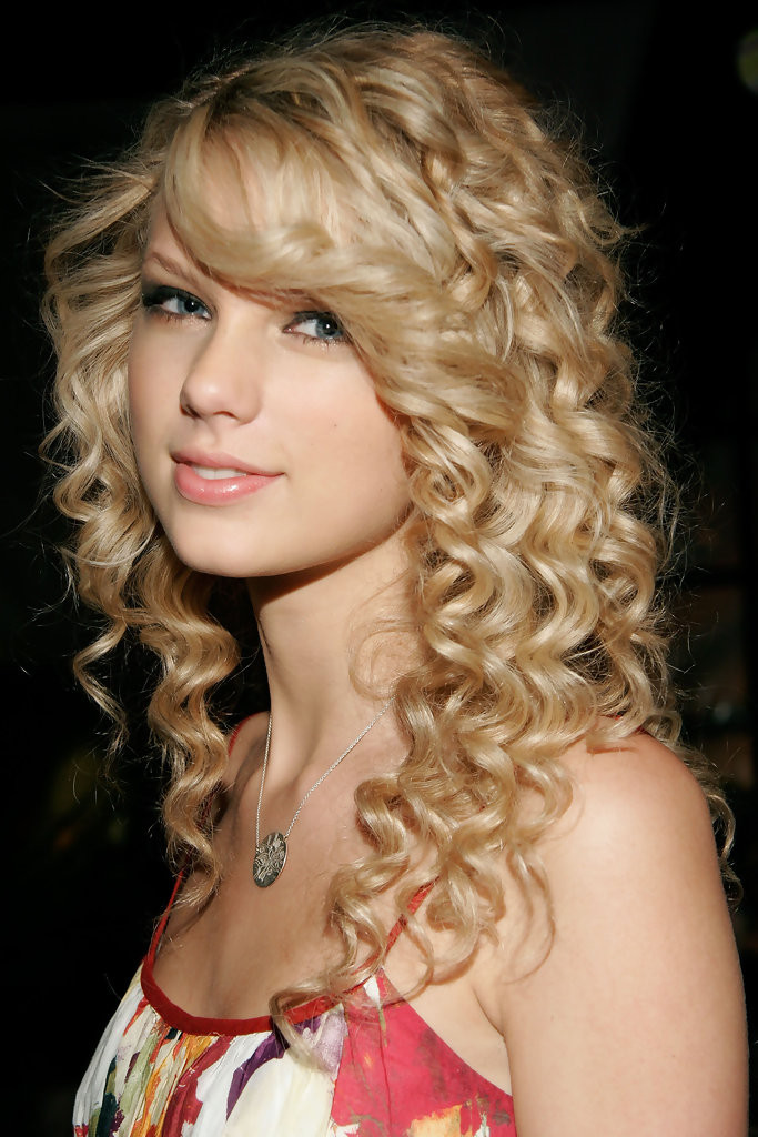 Long Curly Hairstyles For Women
 Awesome Long Curly Hairstyles for Women