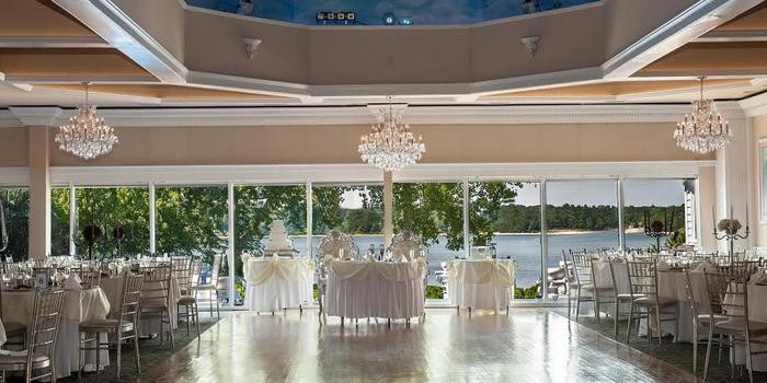 Long Island Wedding Venues
 Windows on the Lake Weddings