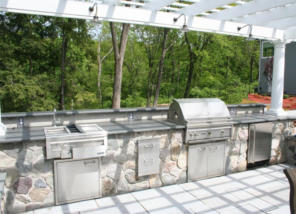 Lynx Outdoor Kitchen
 Residential Landscaping Harding Township NJ Sponzilli