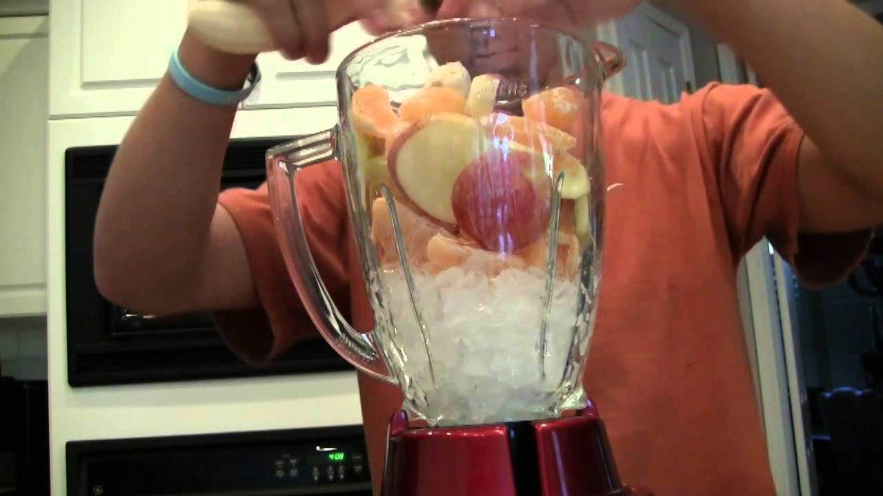 Making Fruit Smoothies
 How to Make a Delicious Fruit Smoothie