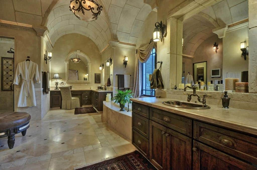 Mansion Master Bathroom
 34 Luxury Primary Bathrooms that Cost a Fortune in 2020