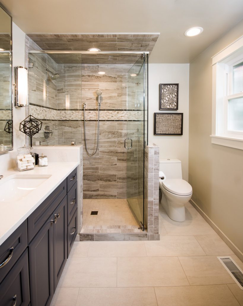 Master Bathroom Ideas Photo Gallery
 Luxurious and Spacious Master Bathroom on a small