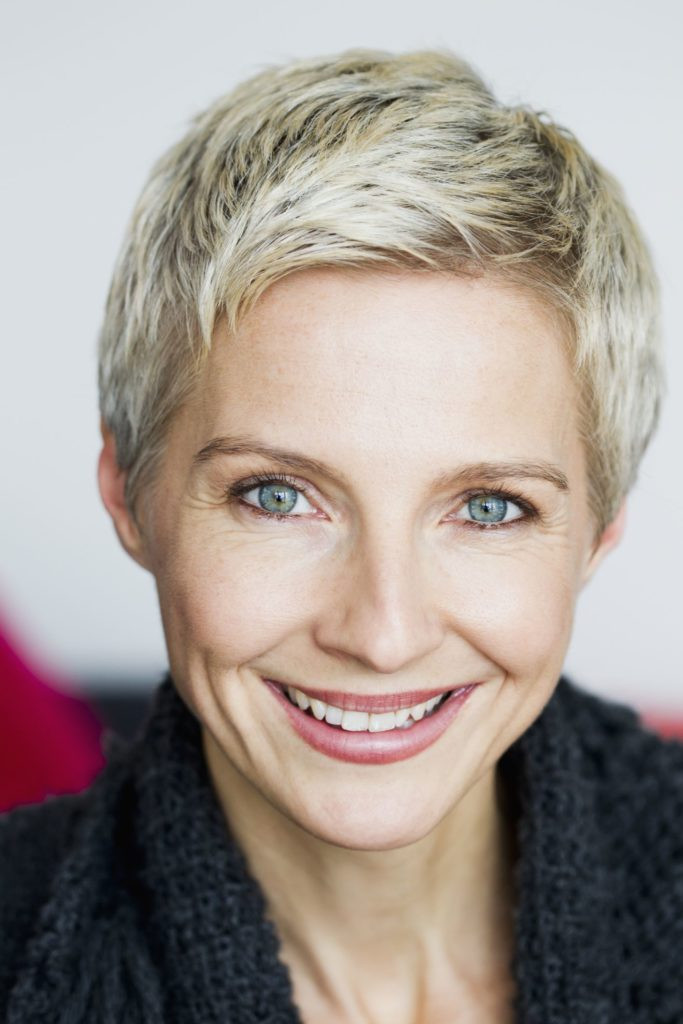 Medium Hairstyles For Older Women
 30 Classy and Simple Short Hairstyles for Older Women