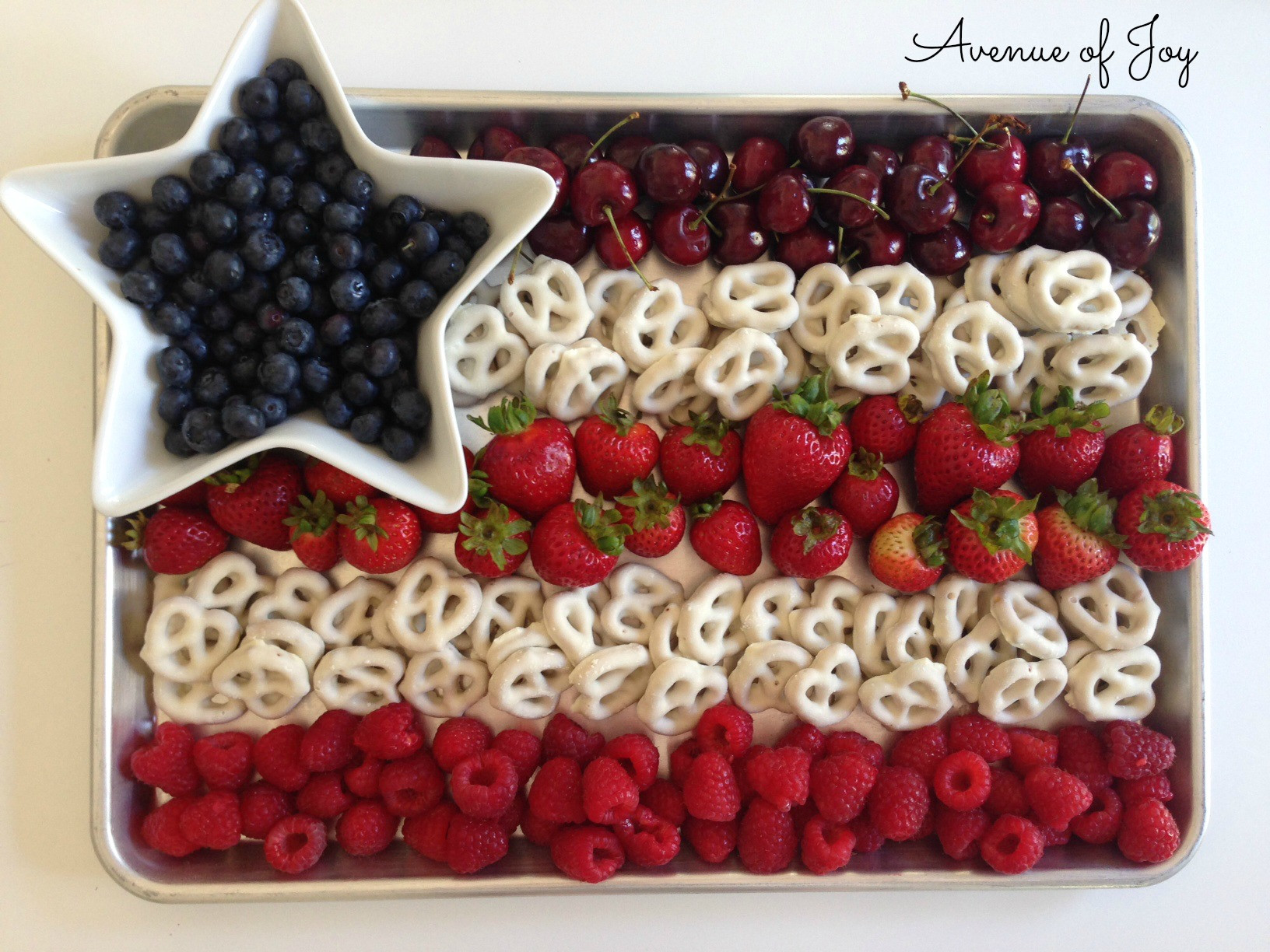 Memorial Day Party Food Ideas
 Memorial Day Block Party Fruit Flag And More Fun Food