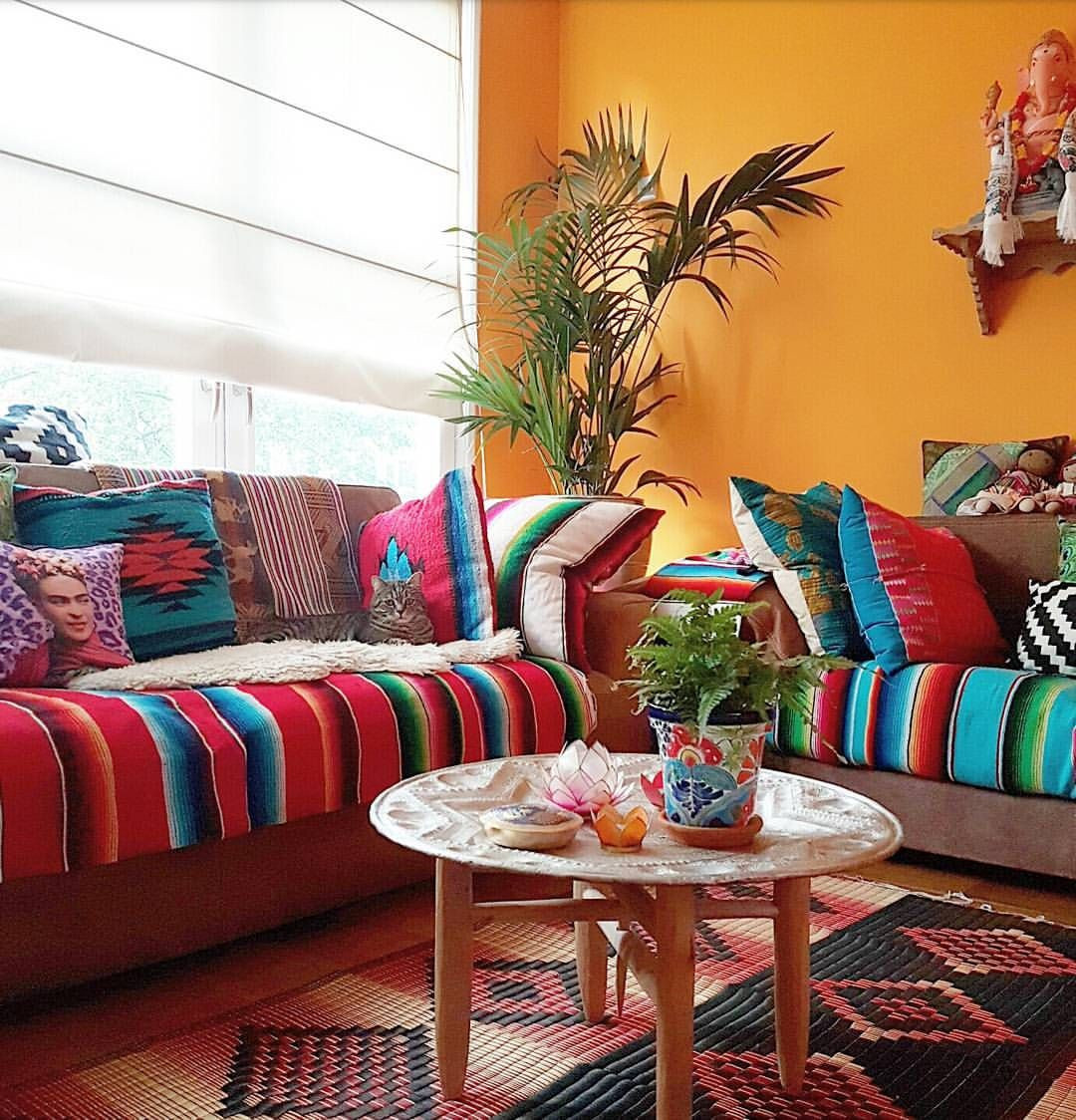 Mexican Living Room Decor
 I love this room and what a colorful solution if your